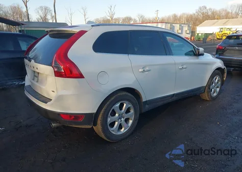 2013 Volvo Xc60 3.2 Premier z USA, uszkodzony, nr VIN YV4940DZ6D2393658